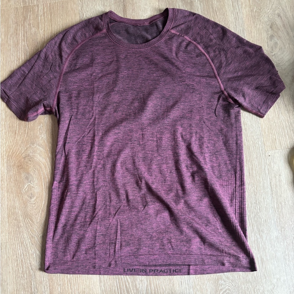 lululemon athletica Men's Long Sleeve Heathered Burgundy Tee